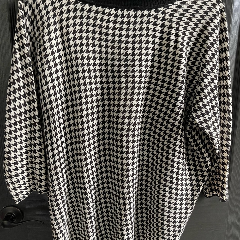 Oversized Houndstooth Sweater United States Sweaters, Large - Picture 5 of 6
